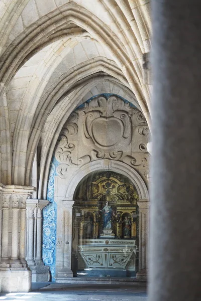 葡萄牙波尔图大教堂一楼的祭坛 — 图库照片