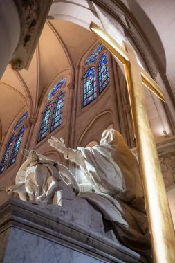 Paris 'teki Notre-Dame Katedrali' nin içinde - Fransa