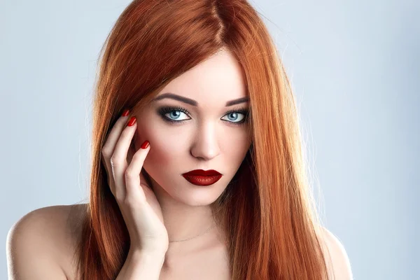 Fashion Trendy Make up. Beauty Female Face Close up. — Stockfoto