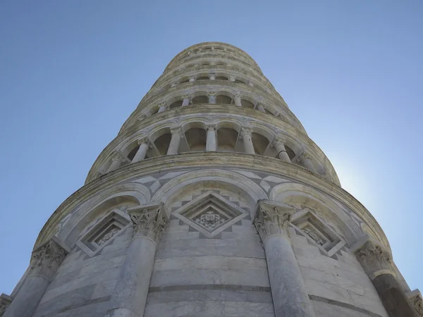 Leaning tower aşağıdan, Pisa, İtalya