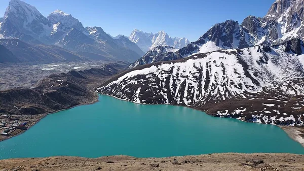 Prachtig Luchtpanorama Van Het Landschap Met Een Besneeuwde Himalaya Bergen — Stockfoto
