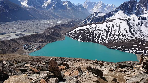 Чудова Панорама Ландшафту Снігом Вкритими Гімалаями Льодовиком Бірюзовим Озером Непалі — стокове фото