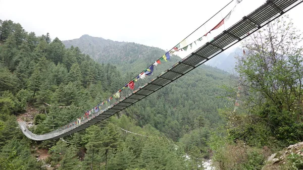 Hängebrücke Himalaya Gebirge Nepal — Stockfoto