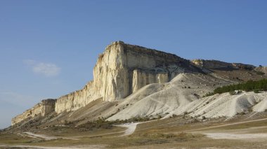 Kırım Yarımadası, Ukrayna 'da Beyaz Kaya' nın manzarası.