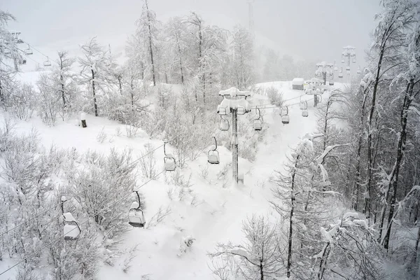 Kolejka Linowa Kaukazie Śnieżną Zamieć Mroźny Zimowy Dzień Położona Roza Obraz Stockowy