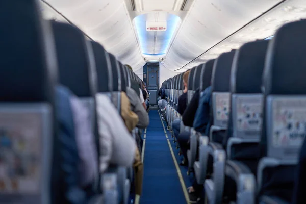 Wnętrze Samolotu Pasażerskiego Przejście Między Siedzeniami Obrazy Stockowe bez tantiem