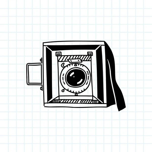 Esbozo de cámara fotográfica Doodle. Dibujos animados dibujado a mano lente de cámara de película antigua retro, icono de línea monocromática. Ilustración vectorial — Vector de stock