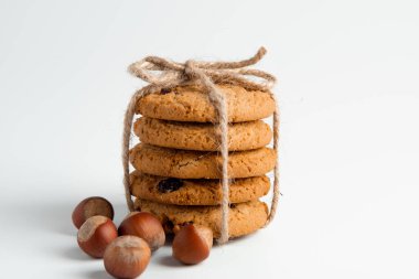 tatlı yulaf ezmeli kurabiye ve fındık