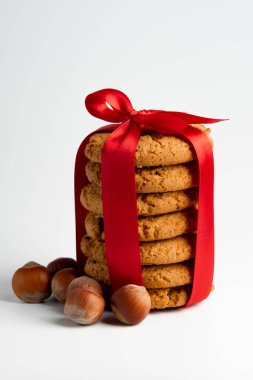 tatlı yulaf ezmeli kurabiye ve fındık