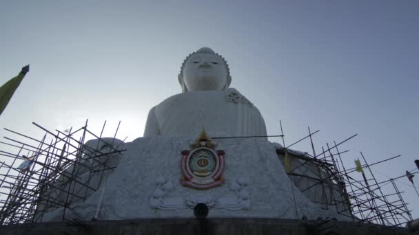 Phuket, Thaiföld-Január 04 2014: Timelapse a nagy buddha szobor Phuket. — Stock videók