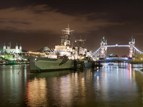 HMS belfast ve tower bridge