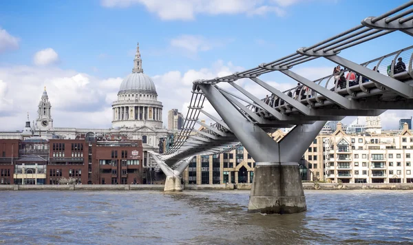 Millennium Footbridge, London — Stockfoto