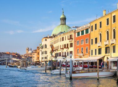 Venice, İtalya - 19 Mayıs 2105: Grand Canal ve Schüco görünümünü