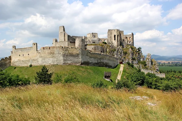 kalıntıları kale beckov, Slovakya