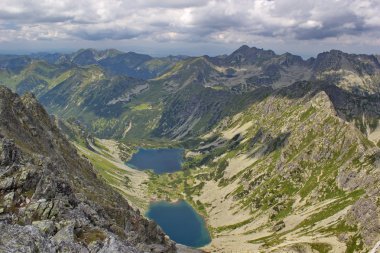 Yüksek Tatras Dağları ve tarns görünümünü