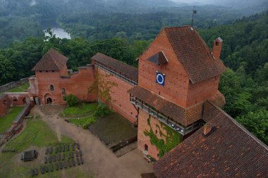 Kale Turaida sisli bir günde, Letonya