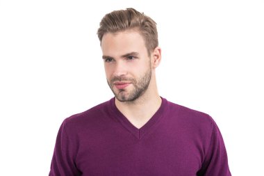 Tıraşsız suratlı, beyaz saçlı, beyaz saçlı, yakışıklı beyaz adam..