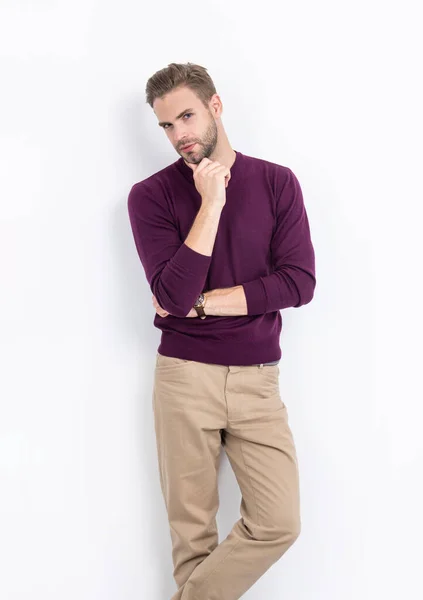 Schöner Kerl Trägt Mode Kleidung Bequemem Lässigen Stil Isoliert Auf — Stockfoto