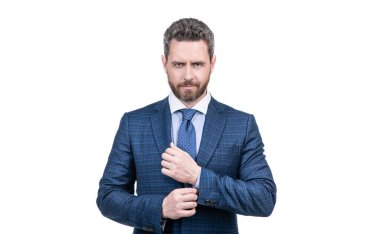 Orta yaşlı bir adam resmi bir iş elbisesi giyer. Donanma kravatlı, beyaz, iş adamı..