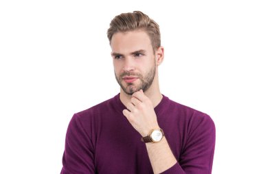 Aynı yakışıklı. Beyaz tenli yakışıklı adam. Berber dükkanı. Erkekler tımar ediliyor. Kuaför salonu. Cilt bakımı ve saç bakımı.