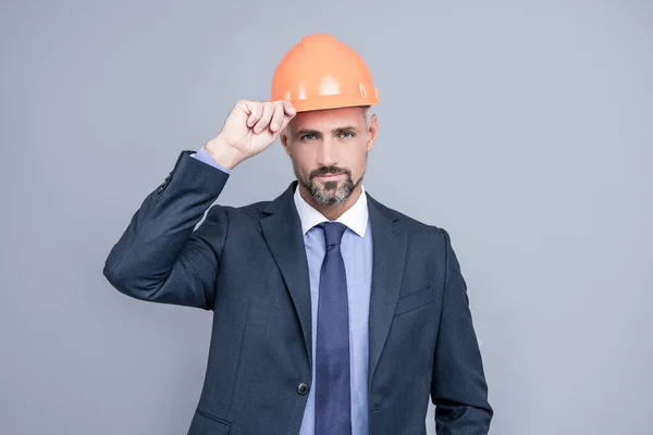 Zelfverzekerde Zakenman Formele Kleding Veiligheidszaken Succesvolle Man Met Groet Gebaar — Stockfoto