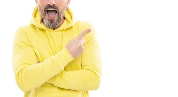 Bijgesneden Verraste Man Met Baard Snor Hoody Wijzende Vinger Kopieerruimte — Stockfoto