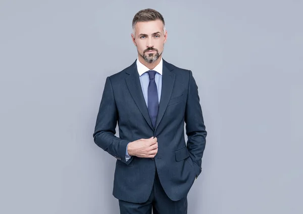 Karizmatik iş adamı takım elbiseli, karizmatik.