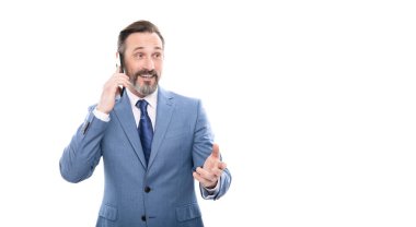 İş adamı akıllı telefonda konuşur. Patron adam konuşuyor. iş görüşmeleri