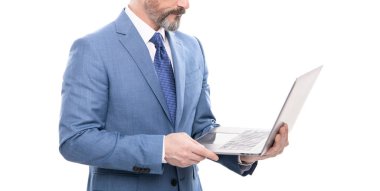 kırpılmış iş adamı modern kablosuz dizüstü bilgisayarı kullanıyor beyaz, bağımsız olarak izole edilmiş