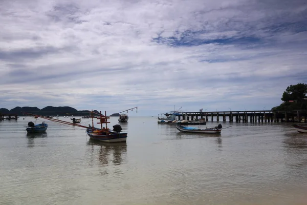 Pequeños Barcos Pesca Amarrados Playa — Foto de Stock