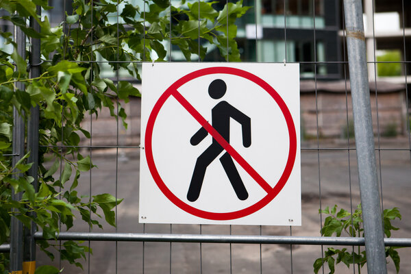 Не вводите знак - только авторизованный персонал
