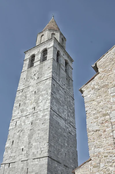 Iglesia de piedra campanario detalle —  Fotos de Stock