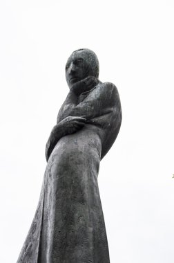 Yeni sanat düşünme heykeli