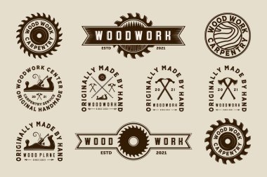 Özel Woodwork Vector Illustration Logo Tasarımı. Ahşap Ustası, bıçkıhane ve Marangoz Servisi için Ahşap Logo Şablonu. Ahşap İşleme Aracının Koleksiyon, Paket veya Dekor Logosu