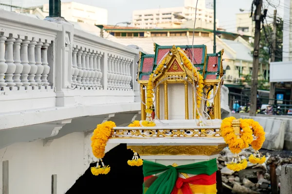 Thai buddhist altar. — Stock Photo, Image