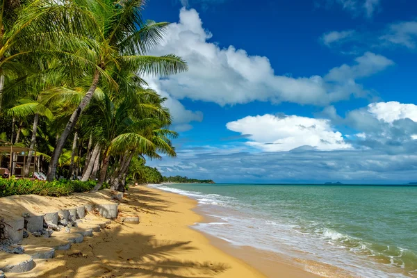 Mar tropical y cielo azul en Koh Samui, Tailandia —  Fotos de Stock