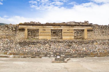 Meksika 'nın Oaxaca eyaletinde San Pablo Villa de Mitla belediyesine bağlı arkeolojik bölge.