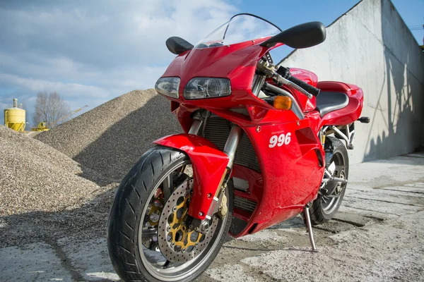 Rotes Dukatenmotorrad — Stockfoto