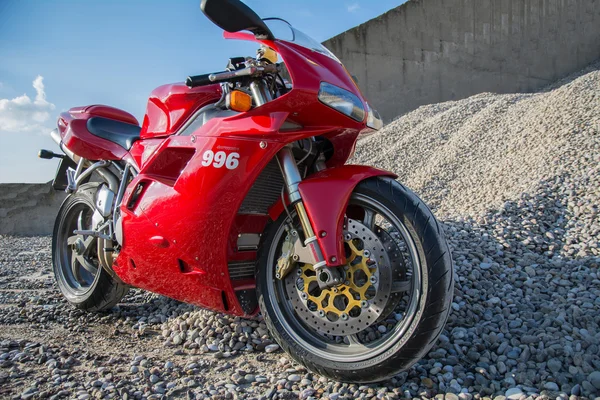 Rotes Dukatenmotorrad — Stockfoto