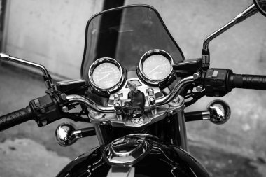 Subotica, Sırbistan - 13 Haziran 2015: Fotoğraf çekimi Kawasaki Zr 1100 Zephyr A1 Bisiklet 1992.Four kontur enine dört silindir üzerinden. DOHC, silindir başına 2 vanalar. 1062cc, hava soğutmalı. Siyah ve beyaz fotoğraf.