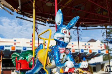 Eğlence Parkı çok renkli oyuncaklar