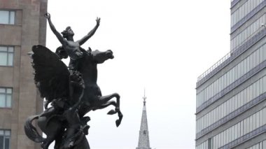 Mermer heykel kare Bellas Artes palace şehir merkezinde yer alan.