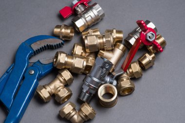 Çeşitli sıhhi tesisat armatürleri Grey ile ayarlanabilir anahtarı