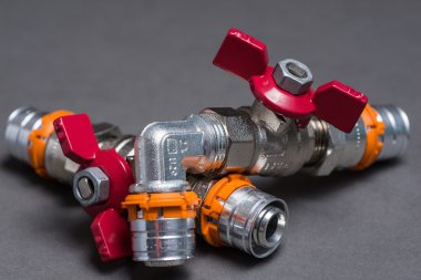 Grey bağlantı parçaları ile su vanaları