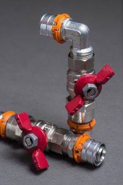 Grey bağlantı parçaları ile su vanaları