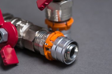 Grey bağlantı parçaları ile su vanaları