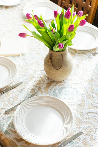 demet Lale vazo içinde