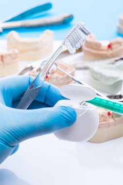 Diş kalıp ve beyaz tablo temel diş araçları