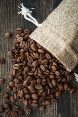kavrulmuş kahve çekirdeği eski ahşap tablo