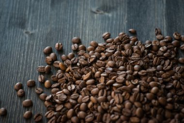 kavrulmuş kahve çekirdeği eski ahşap tablo